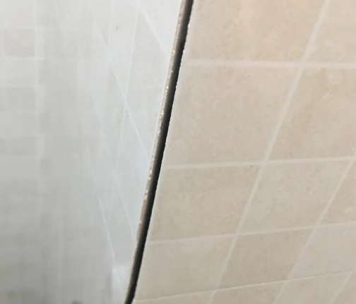 桐乡瓷砖空鼓维修公司分享阳台瓷砖脱落的修复过程可以分为以下几个步骤